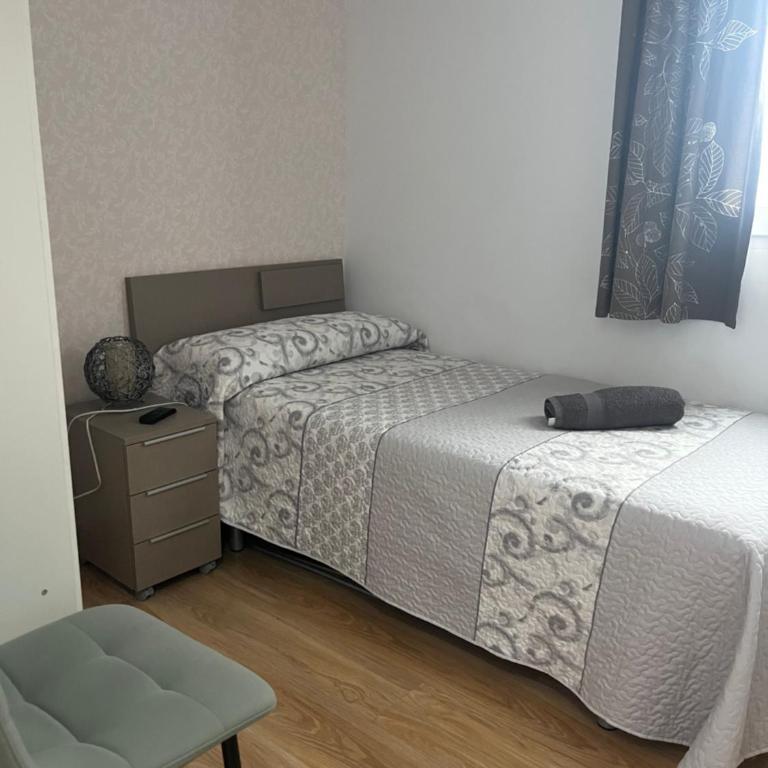 Bonito apartamento en Granada (zona palacio congresos y metro) - Three-Bedroom Apartment - 10