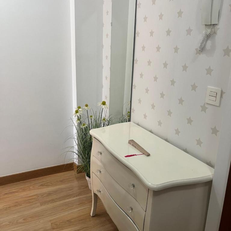 Bonito apartamento en Granada (zona palacio congresos y metro) - Three-Bedroom Apartment - 6