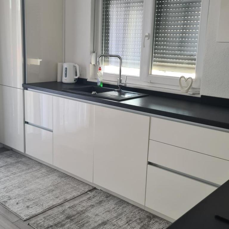 Apartment Merry Harmony Heights - Balcony & Free Garage & Parking - Two-Bedroom Apartment - 1