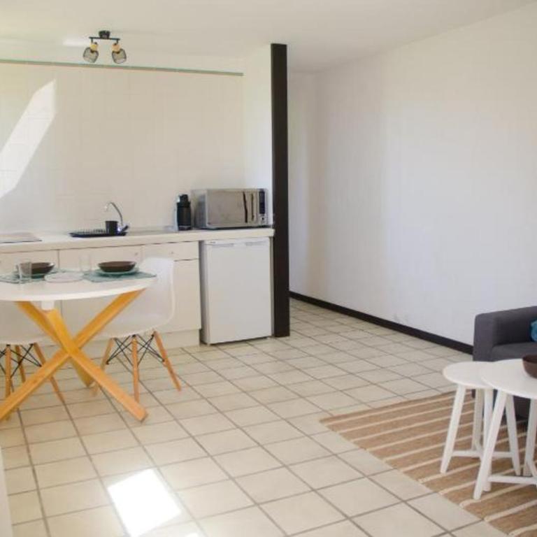 Mikasuite - One-Bedroom Apartment - 9