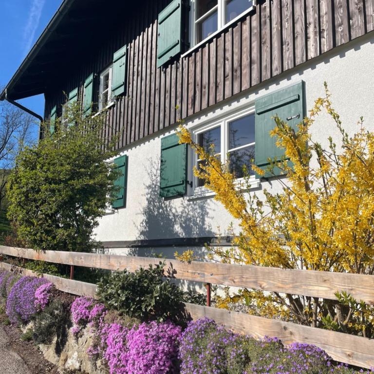 Stilvolles Ferienhaus Chalet 1750 im Allgäu - 200qm - beste Ausstattung - traumhafter Blick - bis 8 Personen - Haus mit 4 Schlafzimmern - 1
