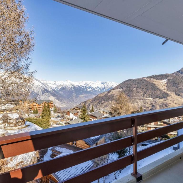 MP24 Ski in, out apartment on slopes with indoor private parking space - Apartment mit 3 Schlafzimmern - 24
