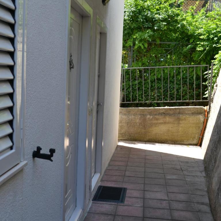 Apartments Luka - Apartman s 1 Spavaćom Sobom i Terasom - 11