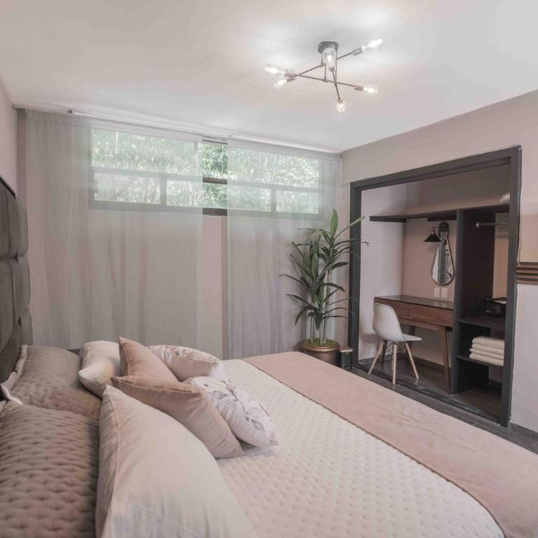 Morada Luna Polanco - Queen Room with Shared Bathroom - 18