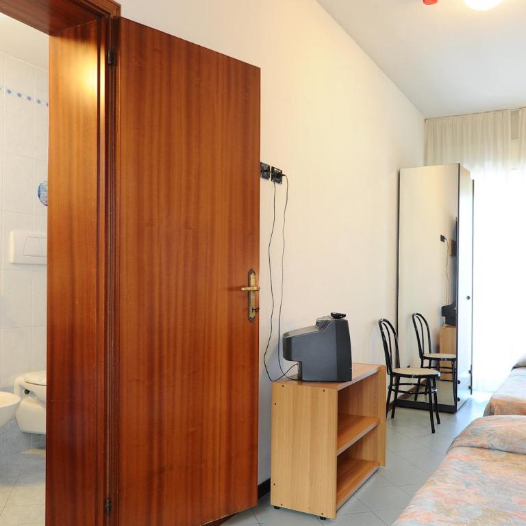 Hotel St Pierre - Camera Economy Doppia con Letti Singoli - 4