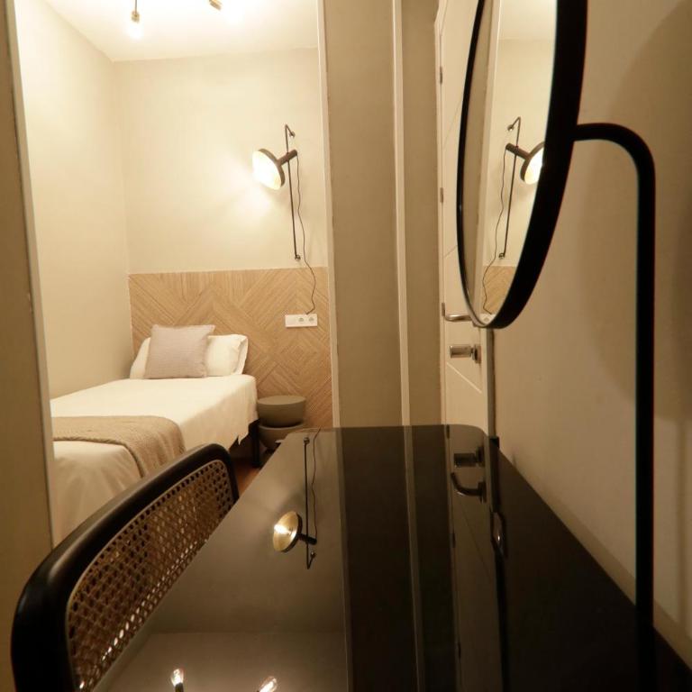 SUITES YOU Gran Vía - Small Single Room - 1