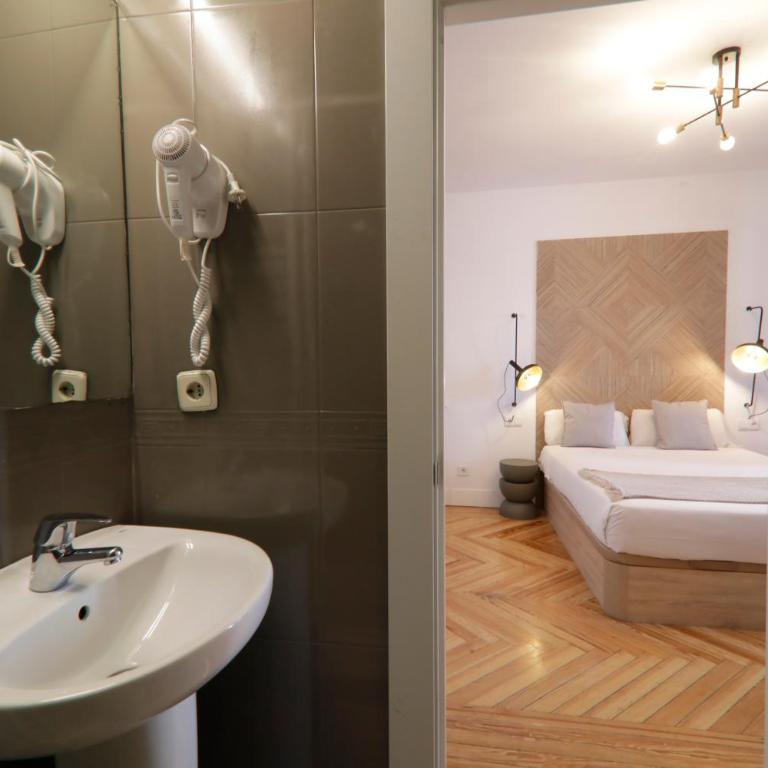 SUITES YOU Gran Vía - Superior Double Room - 11