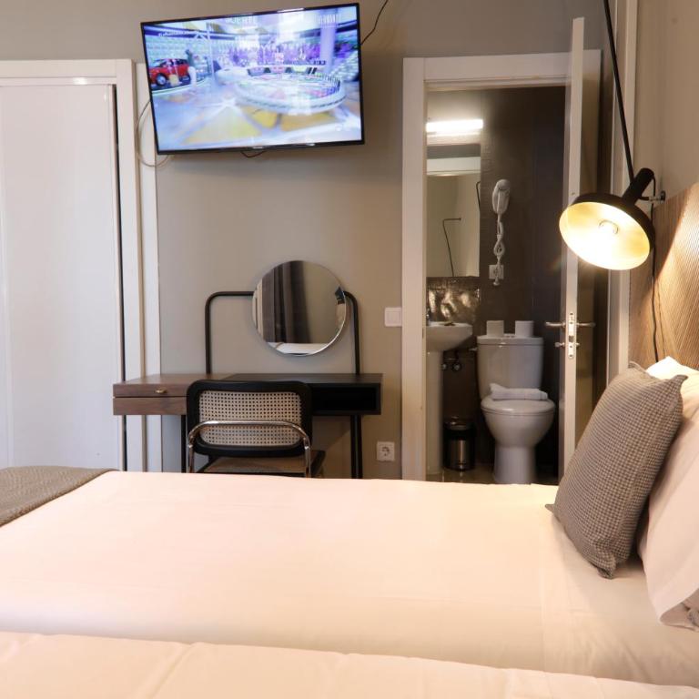 SUITES YOU Gran Vía - Quadruple Room - 8