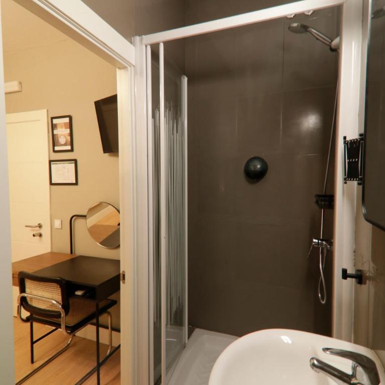 SUITES YOU Gran Vía - Triple Room - 6