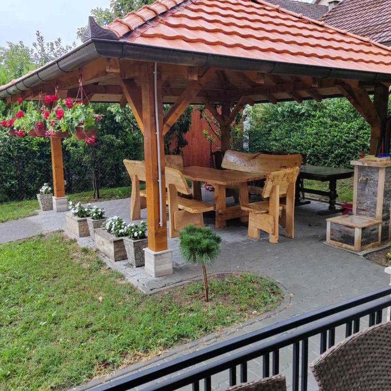 Apartmani Zvezdana - Standardni Trokrevetni Studio - 7