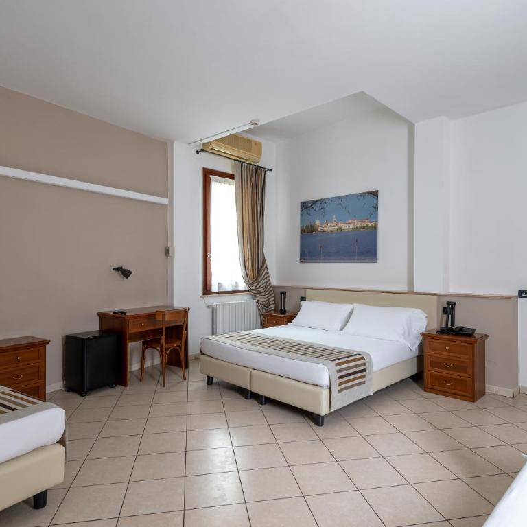 Hotel Mantegna Stazione, MantegnaHotels - Camera Quadrupla - 7