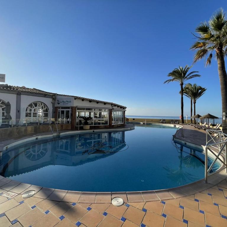 Dona Lola Micaela Beach front duplex apartment with open sea and beach views located between Marbella and Fuengirola - Costa del Sol - CS148 - Apartamento de 2 dormitorios - 39