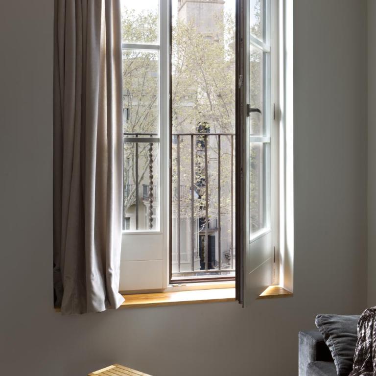 Rambla 102 - Classic Suite with views to La Rambla - 9