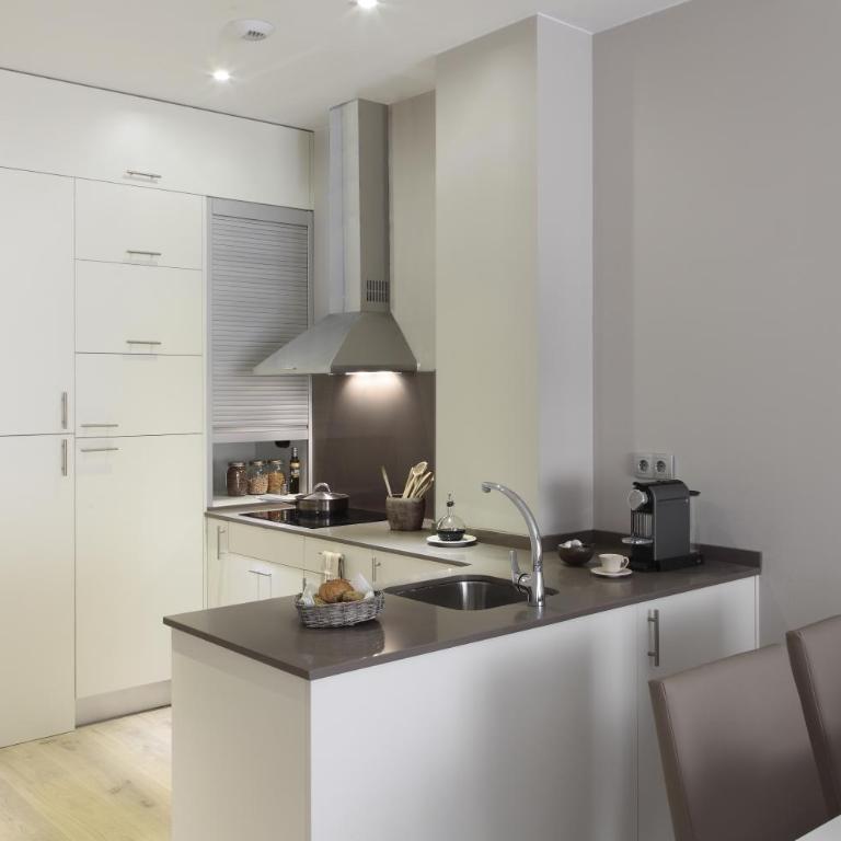 Rambla 102 - Luxury Suite with views to La Rambla - 12