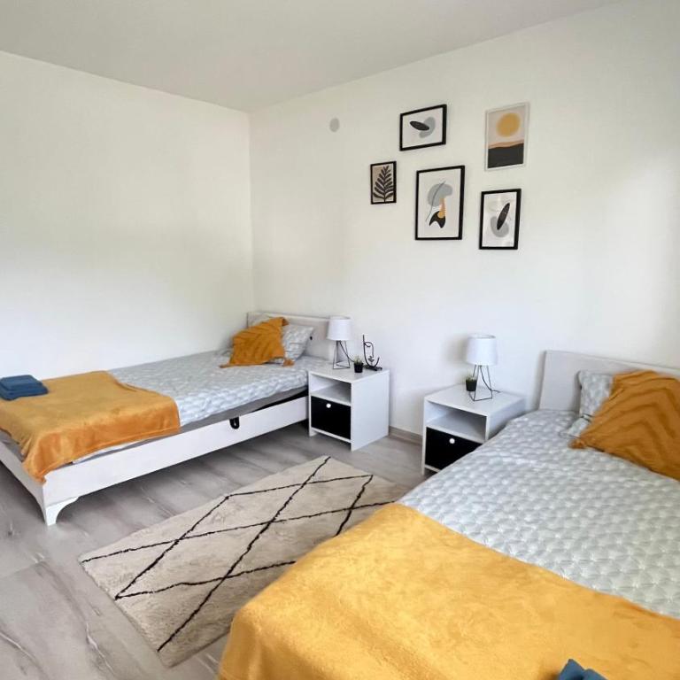 Happyland family home 2 - Two-Bedroom Apartment - 12