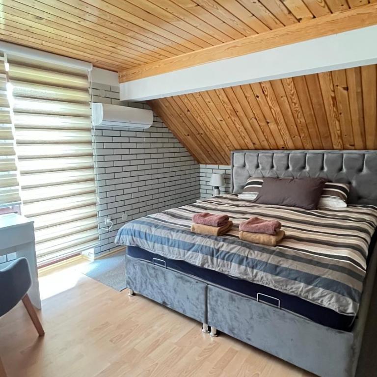 Happyland family home - Three-Bedroom Apartment - 34