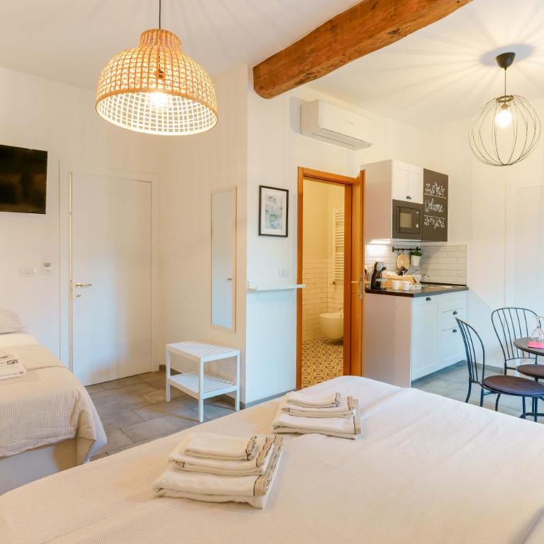 B&B Il Viaggio Bologna - Camera Tripla con Bagno Privato - 13