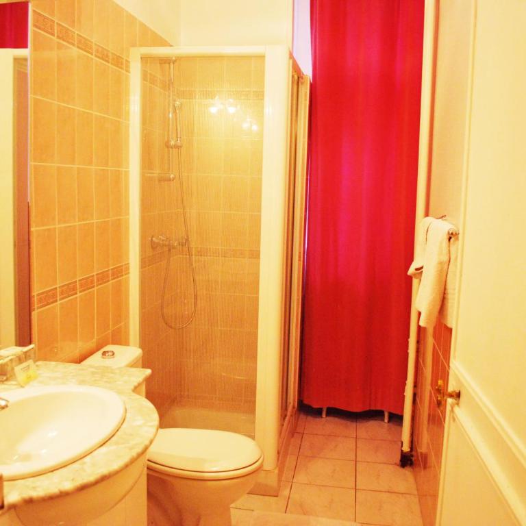 Hôtel Avenir Jonquière - Chambre Double avec Salle de Bains Privative - 13
