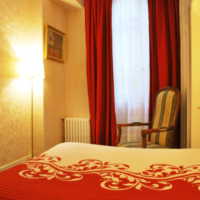 Hôtel Avenir Jonquière - Chambre Double avec Salle de Bains Privative - 11