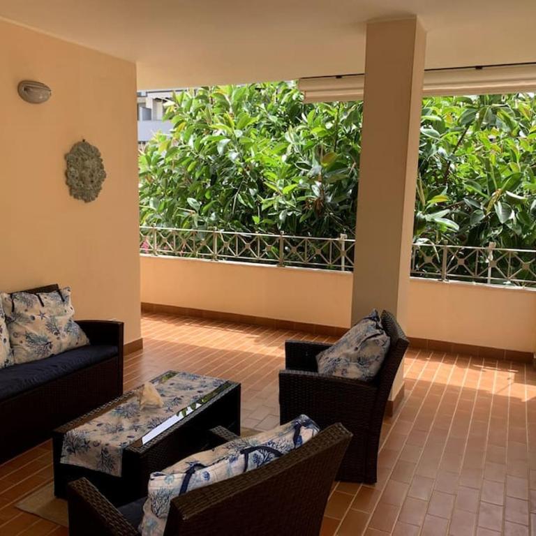 Appartamento con ampia veranda - Appartamento con 2 Camere da Letto - 1