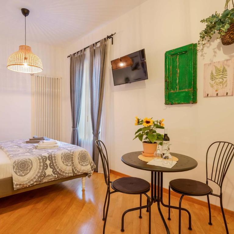 B&B Il Viaggio Bologna - Camera Matrimoniale con Bagno Privato - 16