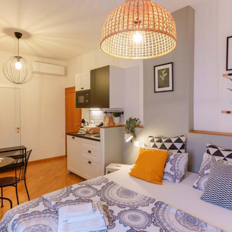 B&B Il Viaggio Bologna - Camera Matrimoniale con Bagno Privato - 15
