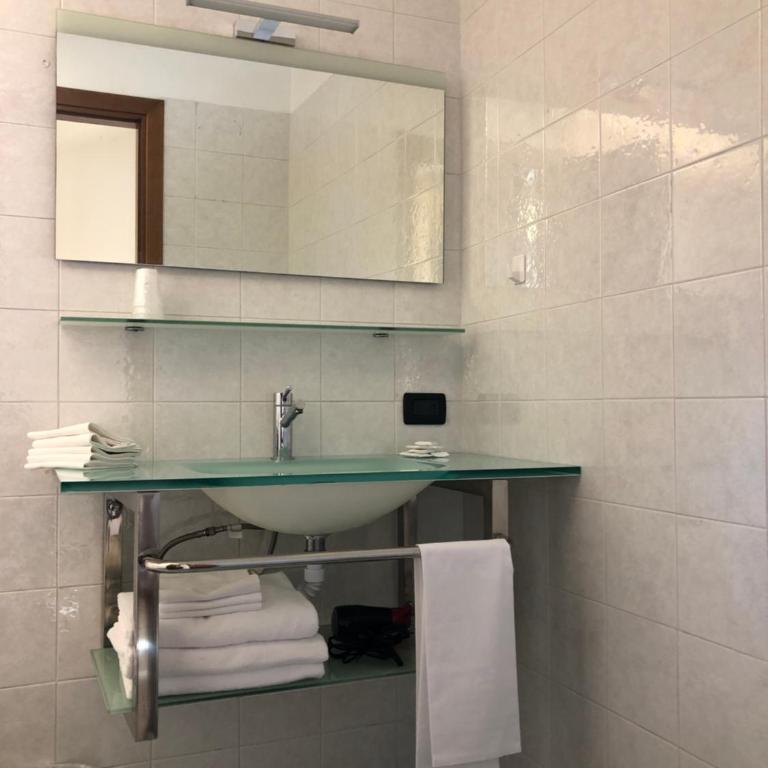 Hotel Kristall - Camera Familiare Standard - 12