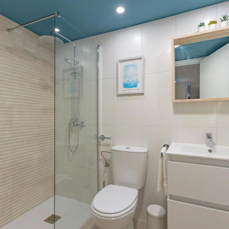 Exclusive Design Loft with air-conditioning 7 minutes from the beach - One-Bedroom Apartment - 9