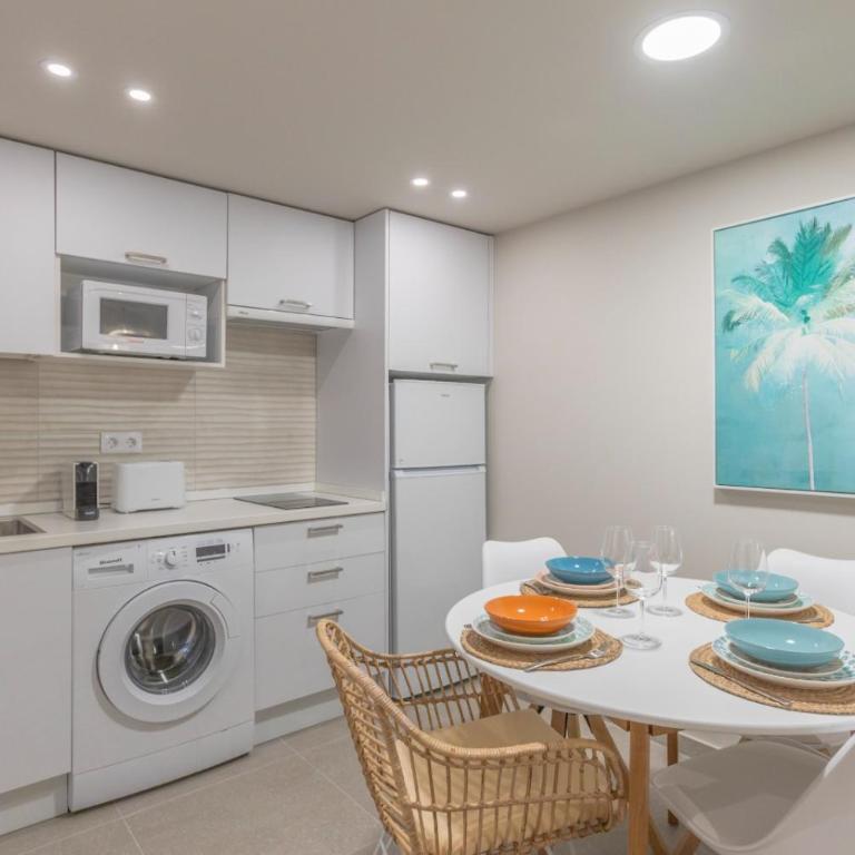 Exclusive Design Loft with air-conditioning 7 minutes from the beach - One-Bedroom Apartment - 11
