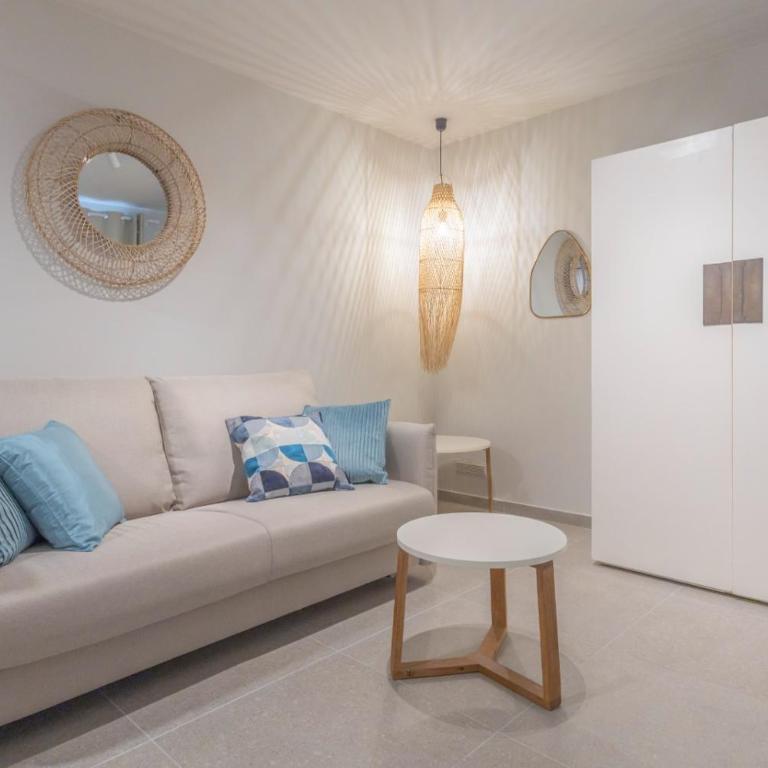 Exclusive Design Loft with air-conditioning 7 minutes from the beach - One-Bedroom Apartment - 5