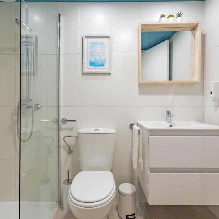 Exclusive Design Loft with air-conditioning 7 minutes from the beach - One-Bedroom Apartment - 18