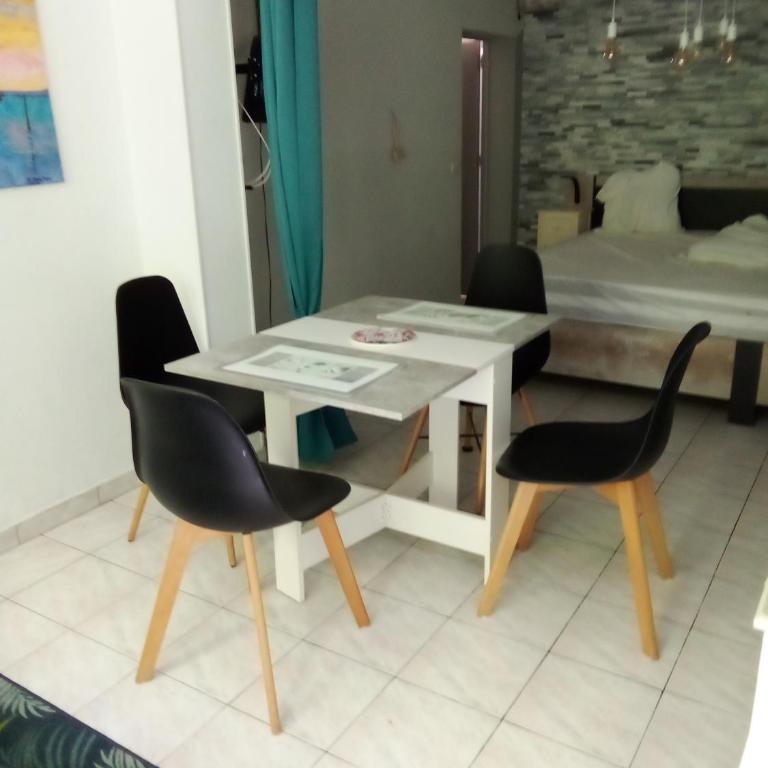 Jardin et bambous, studio cosy, classé 2 étoiles - Appartement - 21