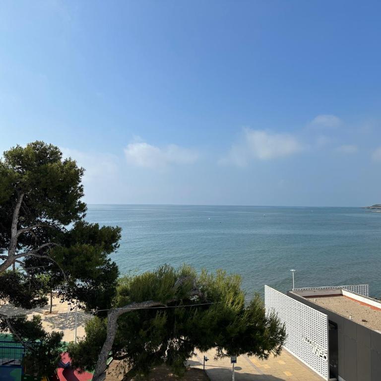Playa Cargador, vista frontal, céntrico. - Apartamento con vistas al mar - 2