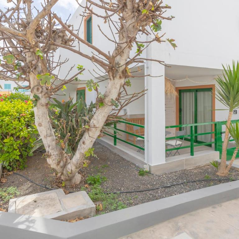 Exclusive Design Loft with air-conditioning 7 minutes from the beach - One-Bedroom Apartment - 23