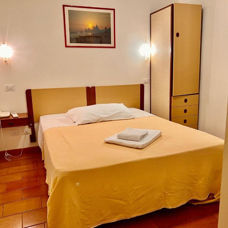 Hotel Canada - Camera Matrimoniale Piccola - 9
