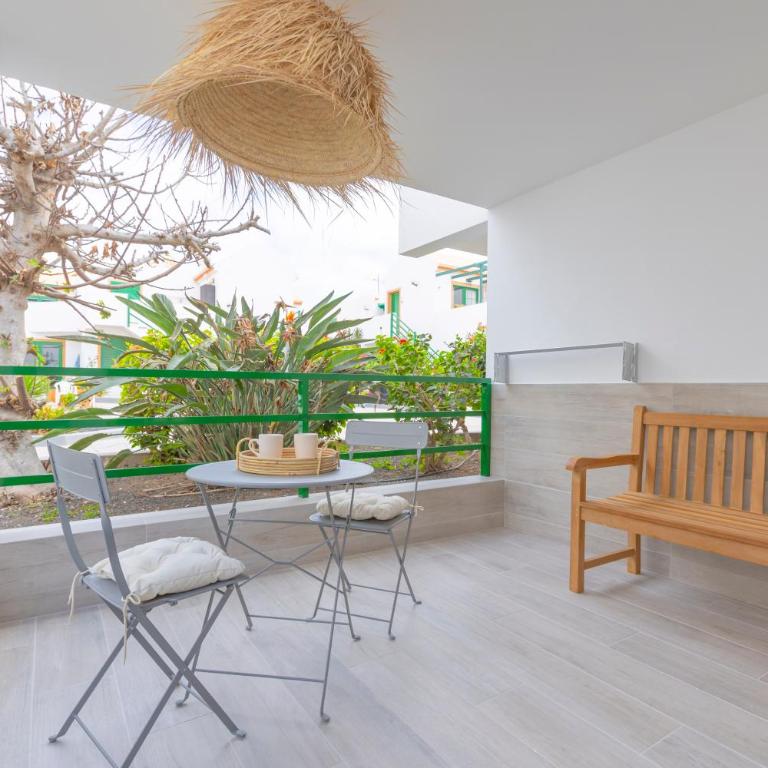 Exclusive Design Loft with air-conditioning 7 minutes from the beach - One-Bedroom Apartment - 2