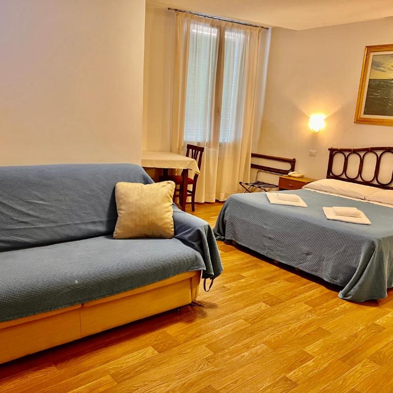 Hotel Canada - Camera Familiare con Vista Canale - 6