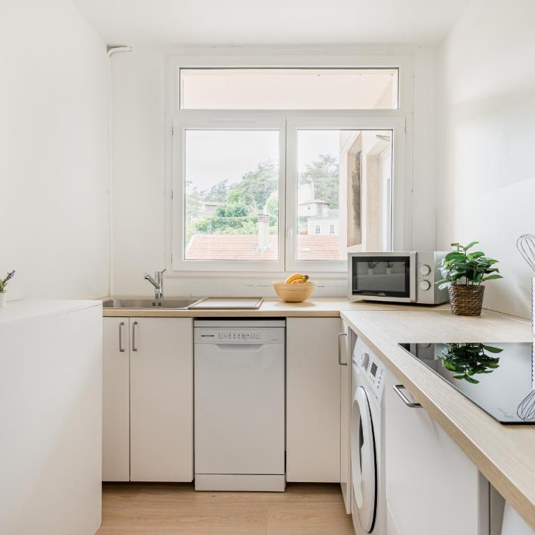 APPART COSY - COMME À LA MAISON - ST ETIENNE - Three-Bedroom Apartment - 5