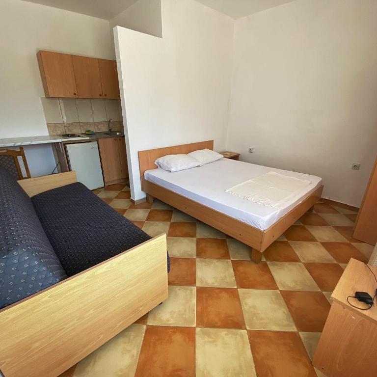 Apartments Ajdin - Triple Room with Balcony - 3