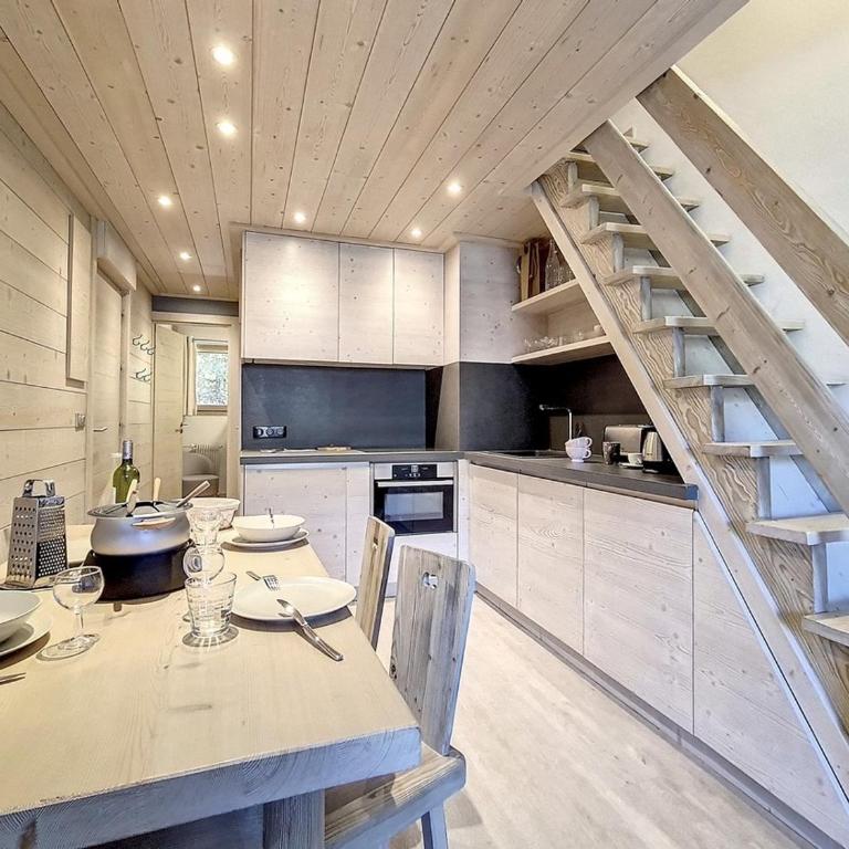 Duplex rénové à Méribel, proche pistes et commerces, balcon avec vue, Wi-Fi inclus - FR-1-688-53 - Appartamento - 11