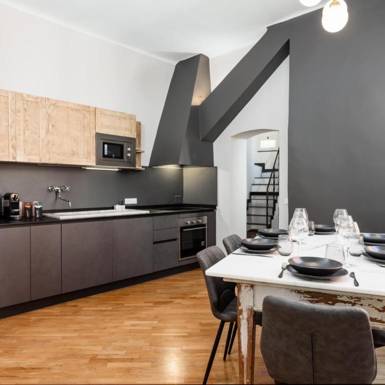 Esclusivo 130 mq + Terrazzo [via San Vincenzo] - Appartamento con 3 Camere da Letto - 1