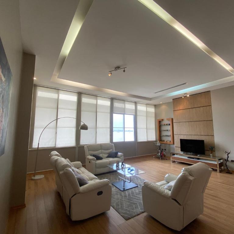 200 m2 - Puerto Santa Ana - 3 habitaciones - Apartamento de 3 dormitorios - 37