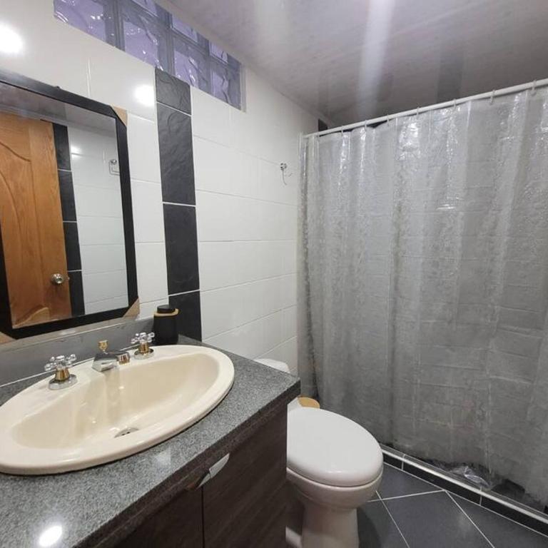 Cómodo apartamento bien ubicado cerca al Estadio y al metro - One-Bedroom Apartment - 2