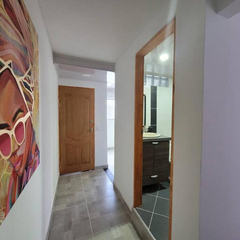 Cómodo apartamento bien ubicado cerca al Estadio y al metro - One-Bedroom Apartment - 3