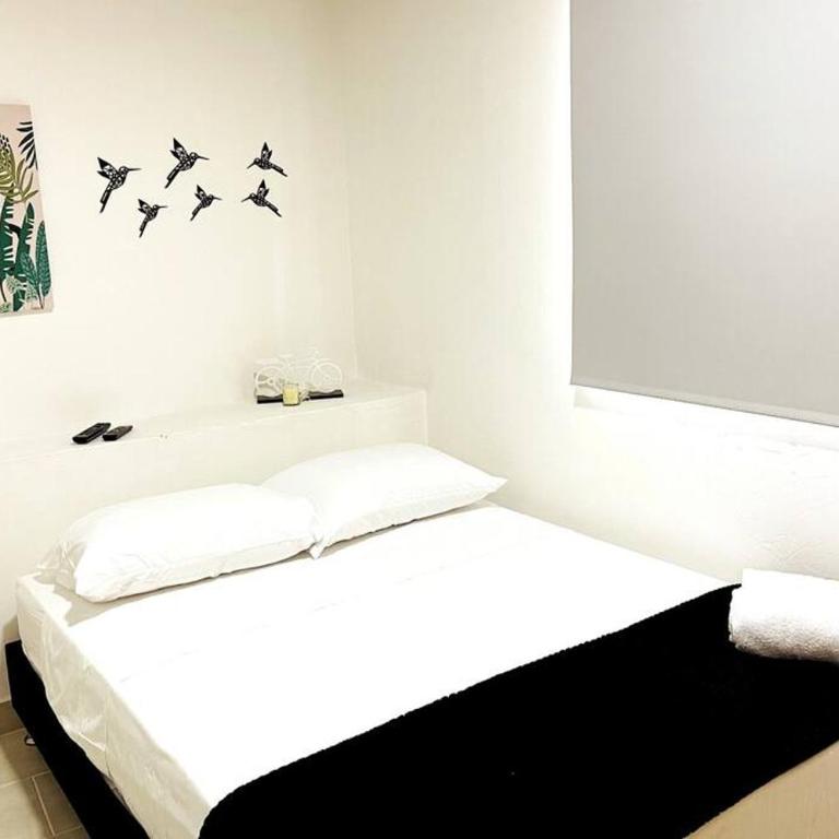 Acogedor,Luz natural , Agua caliente ,200 Mbps,Central. - Apartamento de 3 dormitorios - 4