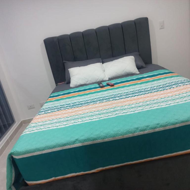 Hermoso apartamento con piscina ubicado cerca a los principales centros comerciales - Apartamento de 3 dormitorios - 17