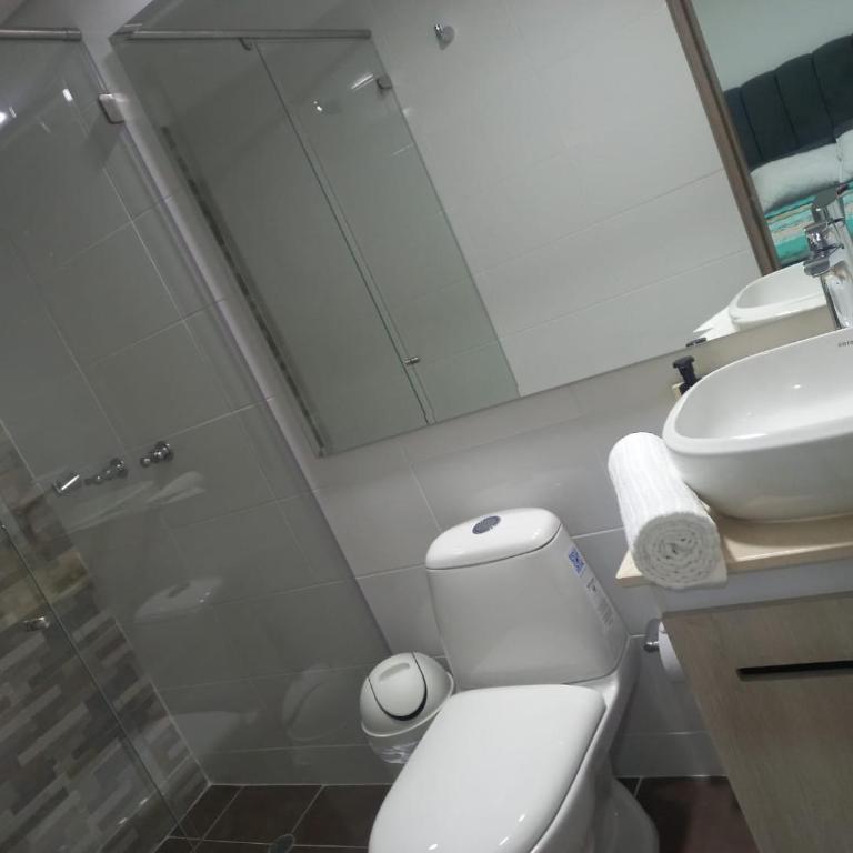 Hermoso apartamento con piscina ubicado cerca a los principales centros comerciales - Apartamento de 3 dormitorios - 20