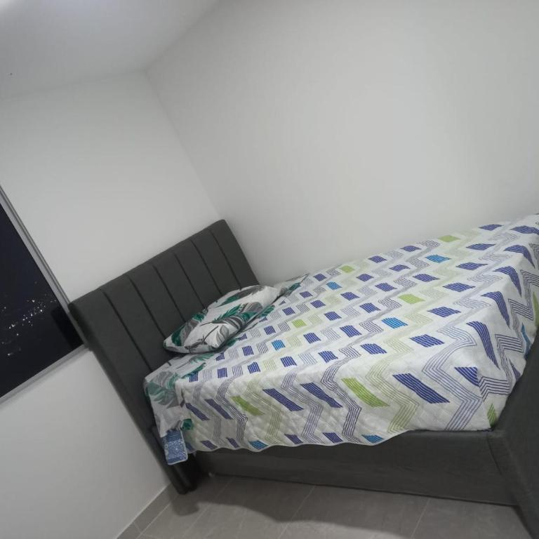 Hermoso apartamento con piscina ubicado cerca a los principales centros comerciales - Apartamento de 3 dormitorios - 21