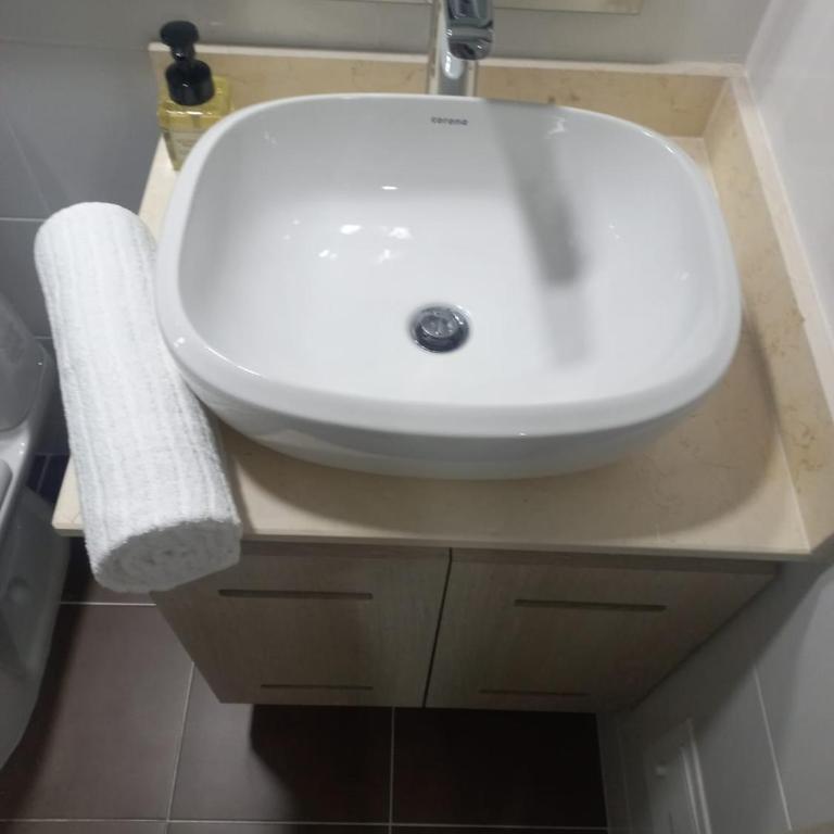 Hermoso apartamento con piscina ubicado cerca a los principales centros comerciales - Apartamento de 3 dormitorios - 23