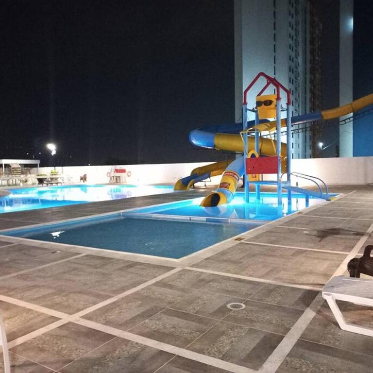 Hermoso apartamento con piscina ubicado cerca a los principales centros comerciales - Apartamento de 3 dormitorios - 29